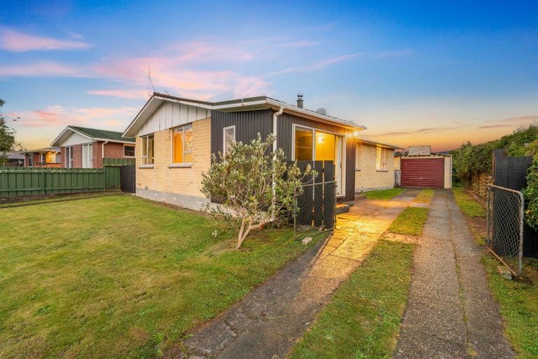 Photo of property in 77 Pasadena Crescent, Totara Park, Upper Hutt, 5018