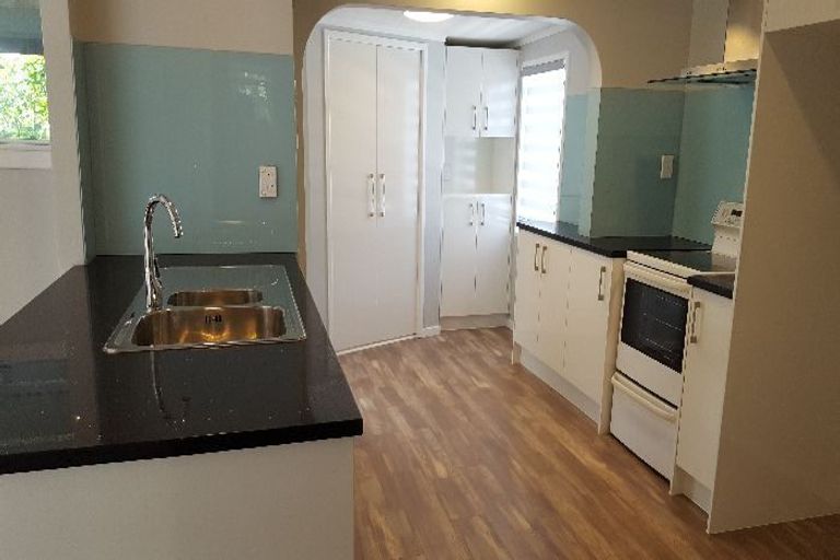 Photo of property in 1 Glenbervie Crescent, Massey, Auckland, 0614