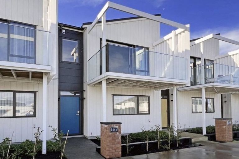 Photo of property in 25/1 Scott Road, Hobsonville, Auckland, 0616
