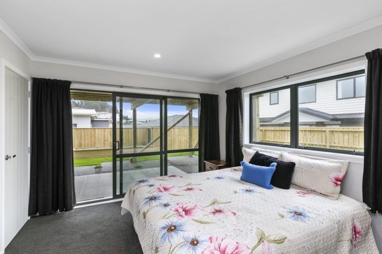 Photo of property in 9b Epic Way, Newlands, Wellington, 6037