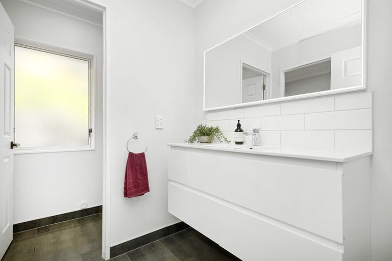 Photo of property in 125 Woodman Drive, Tawa, Wellington, 5028