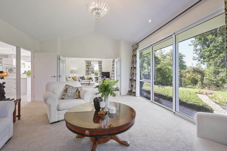 Photo of property in 72 Oakgrove Drive, Rangiora, 7400