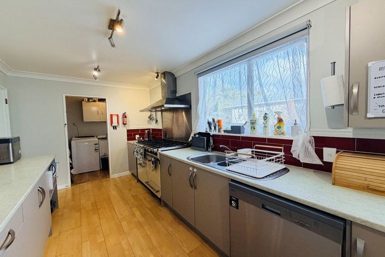 Photo of property in 8 Kaitawa Crescent, Paraparaumu, 5032