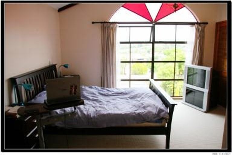 Photo of property in 15 Longwood Place, Forrest Hill, Auckland, 0620