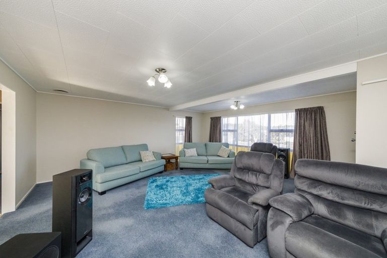 Photo of property in 1 Calder Place, Feilding, 4702
