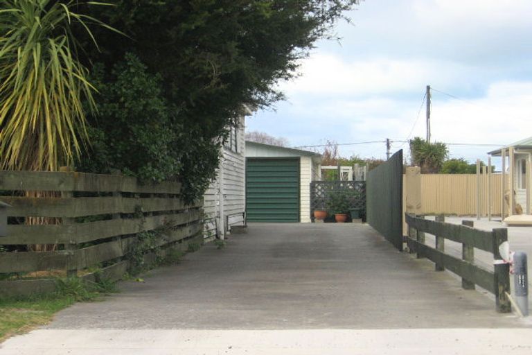 Photo of property in 8a Hammond Road, Taradale, Napier, 4112