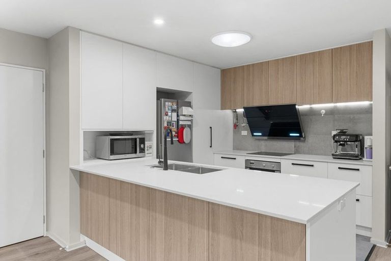Photo of property in 8 Providence Place, Redwood, Christchurch, 8051