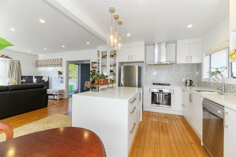 Photo of property in 486 Te Atatu Road, Te Atatu Peninsula, Auckland, 0610