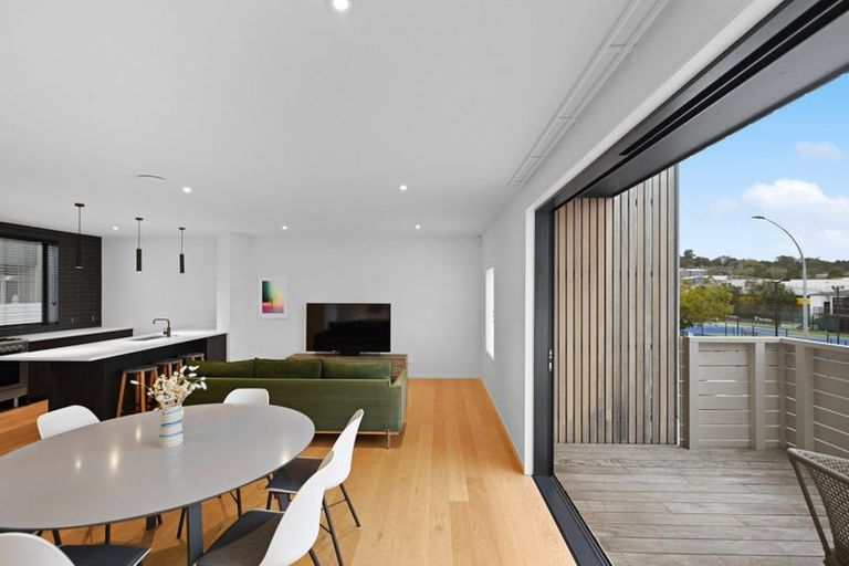 Photo of property in 1/2 Manning Street, Hamilton Central, Hamilton, 3204