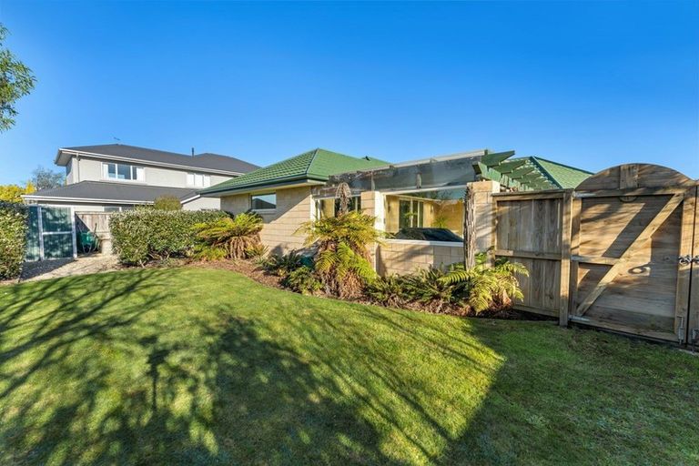 Photo of property in 15 Saddleback Green, Halswell, Christchurch, 8025