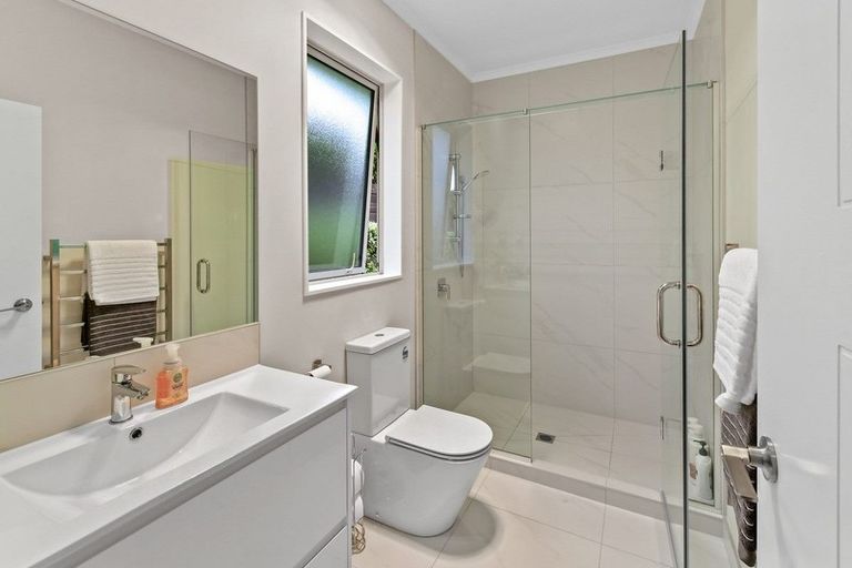Photo of property in 3 Papaview Road, Papakura, 2110