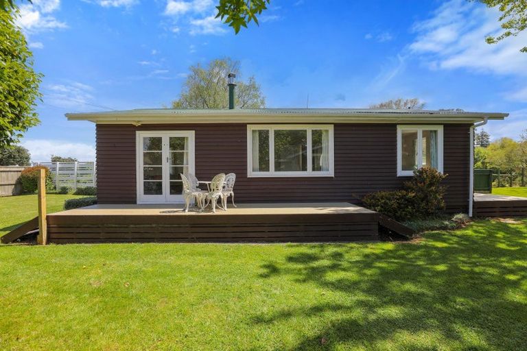 Photo of property in 40 Takinga Street, Mourea, Rotorua, 3074