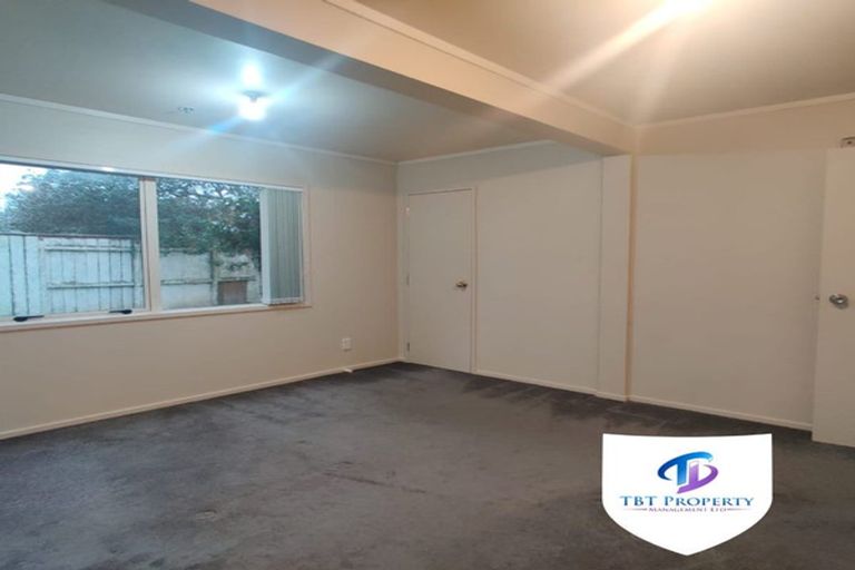 Photo of property in 3/240 Pakuranga Road, Pakuranga Heights, Auckland, 2010