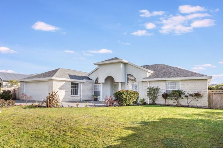 Photo of property in 84 Navigation Drive, Whitby, Porirua, 5024