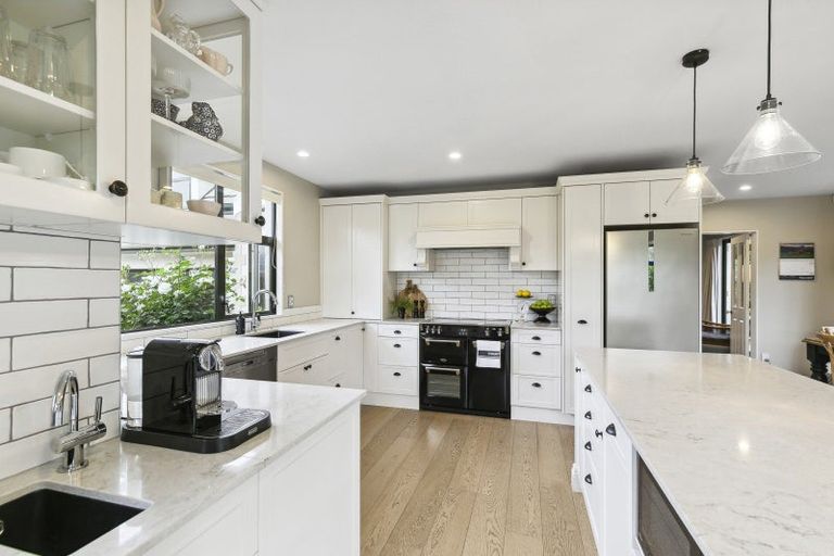 Photo of property in 125 Westchester Drive, Churton Park, Wellington, 6037