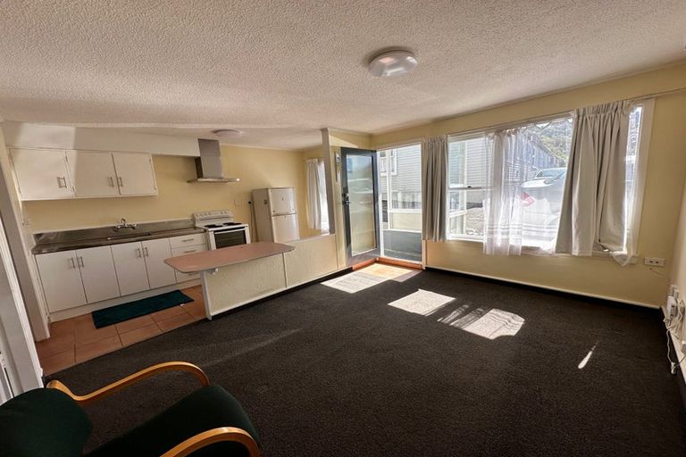 Photo of property in 327 Adelaide Road, Newtown, Wellington, 6021
