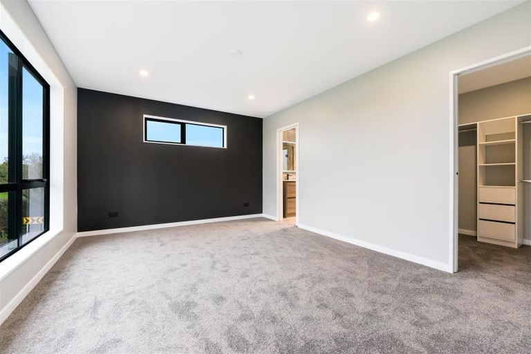 Photo of property in 18 Emerald Avenue, Rosehill, 2113