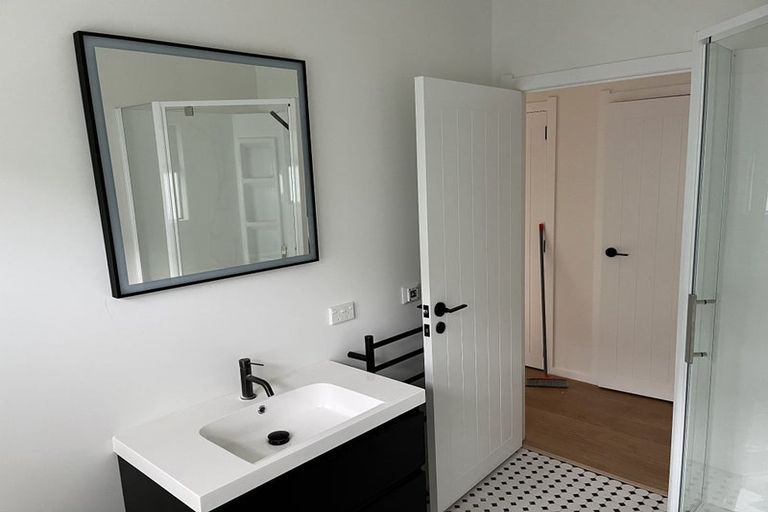 Photo of property in 1 Holloway Road, Aro Valley, Wellington, 6021