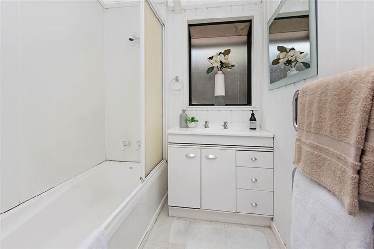 Photo of property in 11 Sherie Place, Howick, Auckland, 2014