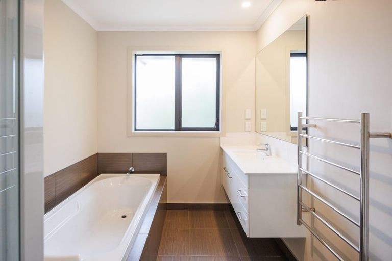 Photo of property in 8 Gibraltar Way, Fitzherbert, Palmerston North, 4410