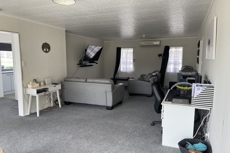 Photo of property in 30 The Avenue, Paraparaumu Beach, Paraparaumu, 5032