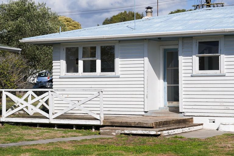 Photo of property in 48 Lupin Road, Otaki, 5512