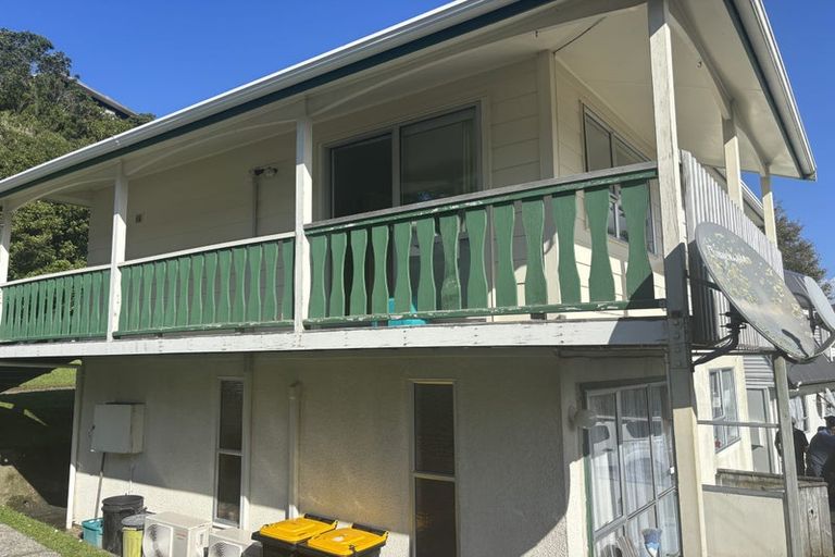 Photo of property in 91-91a Stewart Drive, Newlands, Wellington, 6037