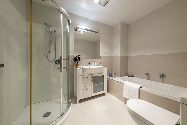 Photo of property in 21 Popokatea Drive, Takanini, 2112