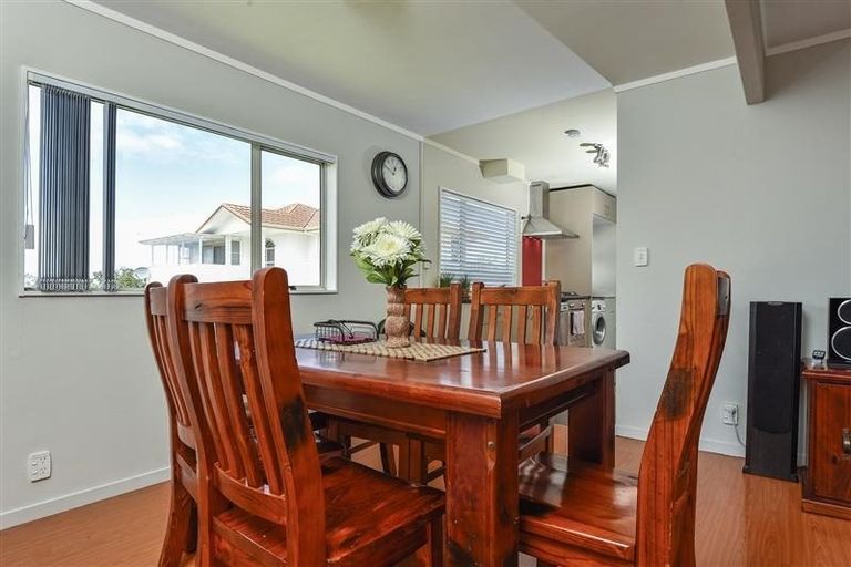 Photo of property in 10 Rewa Street, New Lynn, Auckland, 0600