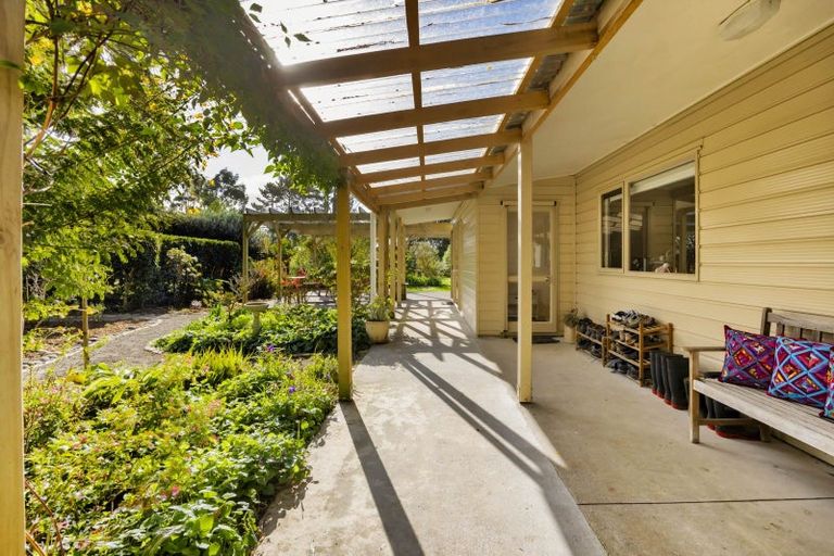 Photo of property in 164 Cross Road, Lepperton, New Plymouth, 4373