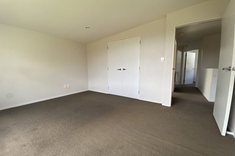 Photo of property in 38b Ruskin Road, Newlands, Wellington, 6037