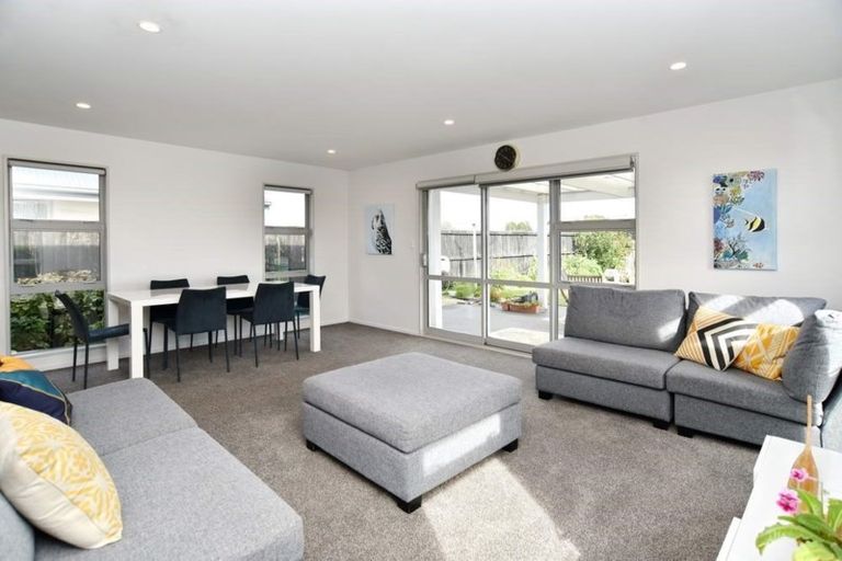 Photo of property in 32 Helmore Street, Rangiora, 7400