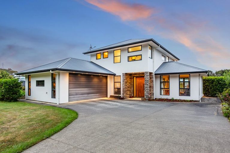 Photo of property in 114 Navigation Drive, Whitby, Porirua, 5024