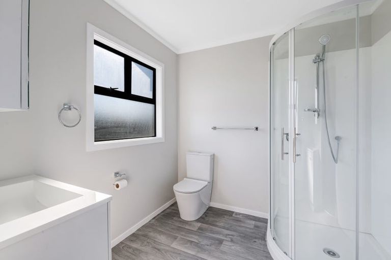 Photo of property in 42 Rimmer Road, Helensville, 0875