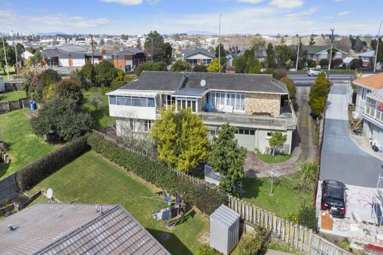 Photo of property in 100 Tuhikaramea Road, Dinsdale, Hamilton, 3204