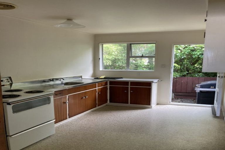 Photo of property in 210f4 Newlands Road, Newlands, Wellington, 6037