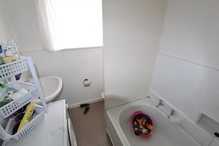 Photo of property in 21 Pohutukawa Drive, Tokoroa, 3420