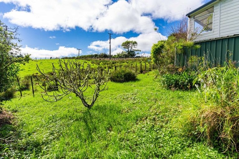 Photo of property in 64 Gorge Road, Maungaturoto, 0520