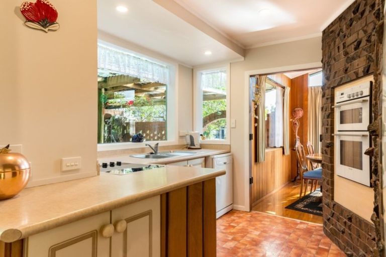 Photo of property in 8 Hartley Terrace, Massey, Auckland, 0614