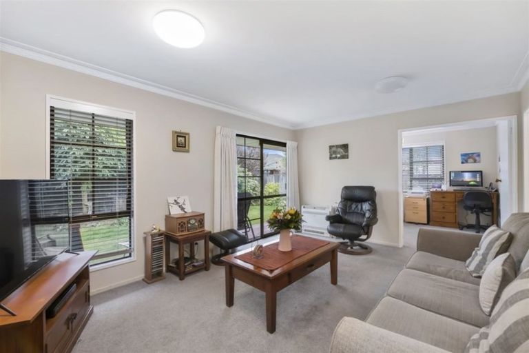 Photo of property in 27 Royleen Street, Casebrook, Christchurch, 8051