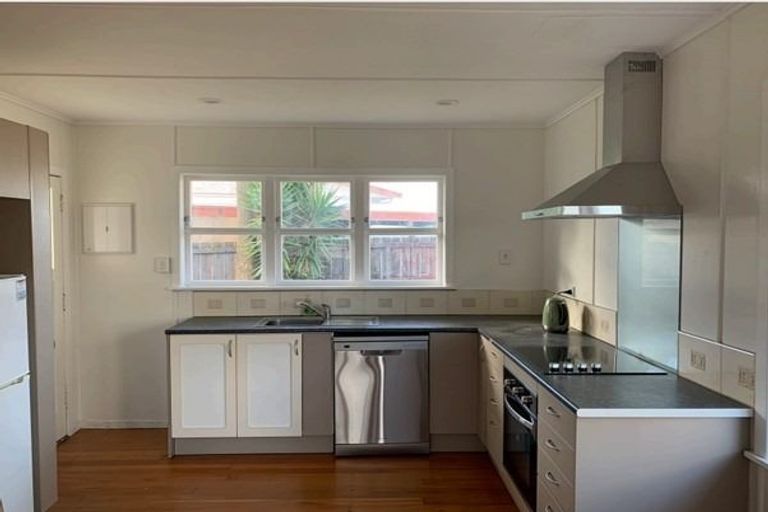 Photo of property in 1/85 Taikata Road, Te Atatu Peninsula, Auckland, 0610