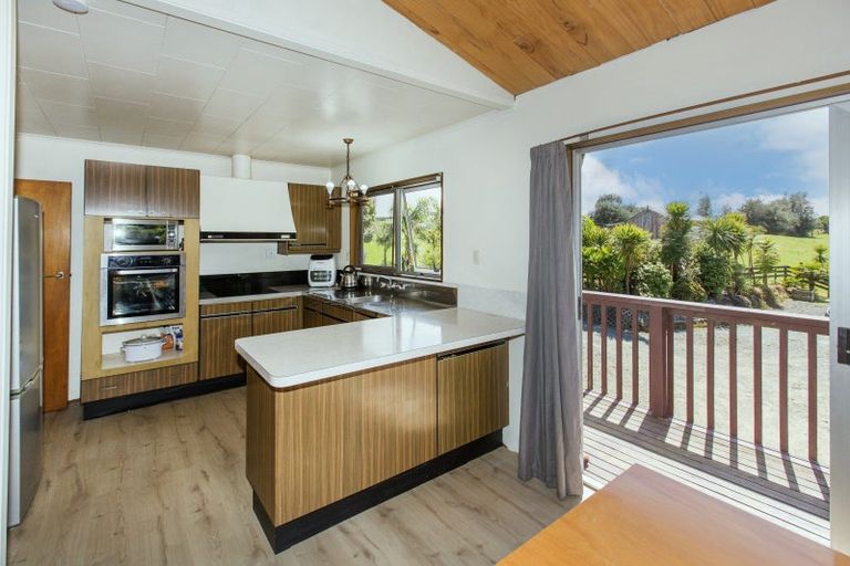 Photo of property in 476 Rehutai Road, Baylys Beach, Dargaville, 0377