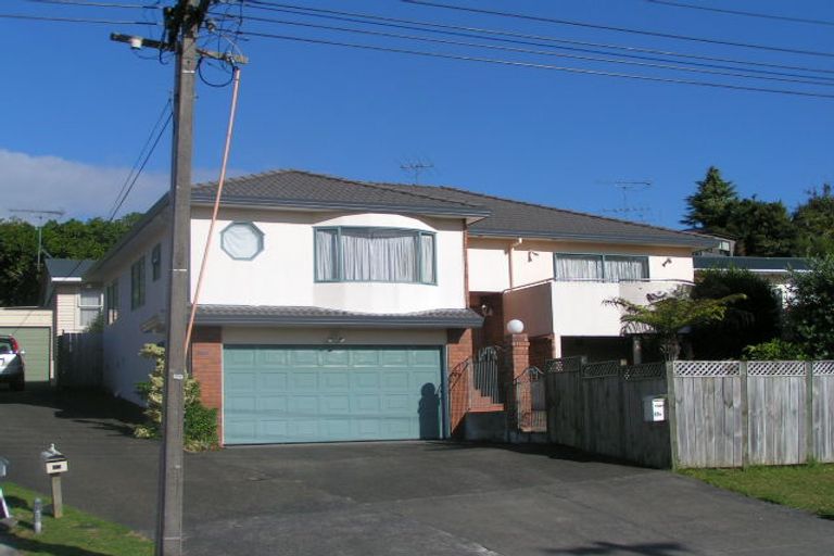 Photo of property in 2/28 Becroft Drive, Forrest Hill, Auckland, 0620