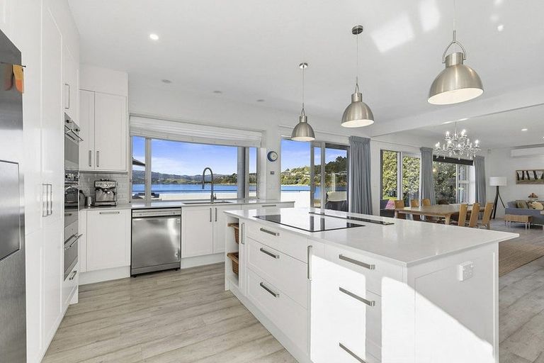 Photo of property in 85 Paremata Road, Paremata, Porirua, 5024