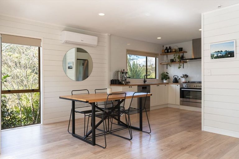 Photo of property in 1/45 Unsworth Drive, Unsworth Heights, Auckland, 0632