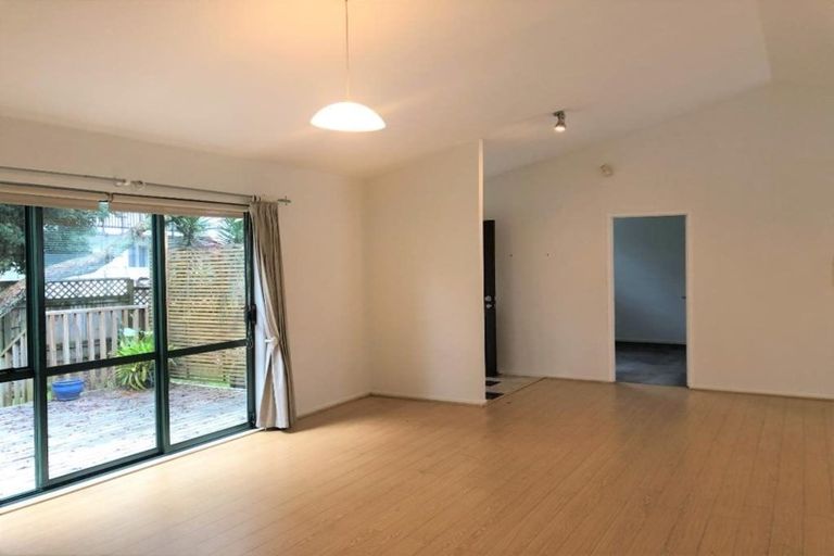 Photo of property in 84 Colwill Road, Massey, Auckland, 0614