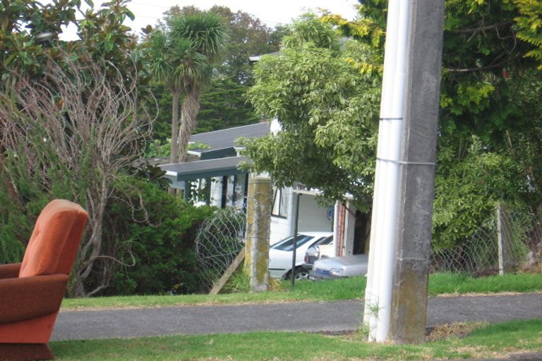 Photo of property in 31 Beaubank Road, Kelston, Auckland, 0602