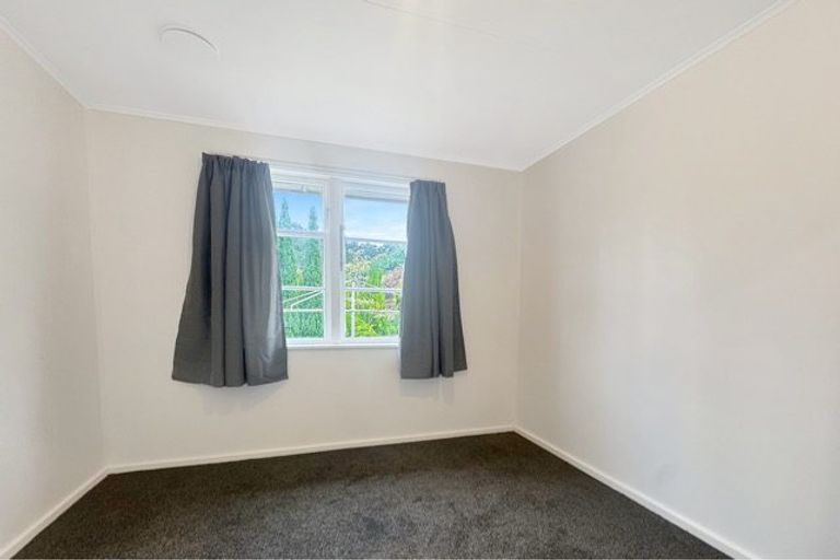 Photo of property in 1 Johnston Grove, Taita, Lower Hutt, 5011