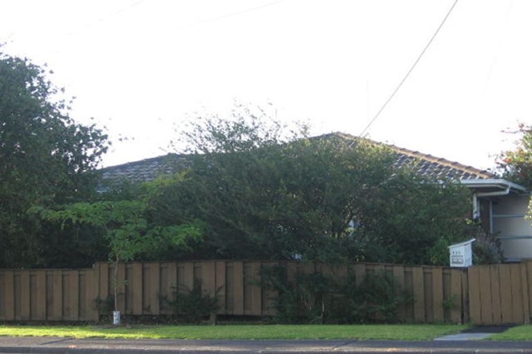 Photo of property in 2/119 Coronation Road, Hillcrest, Auckland, 0627