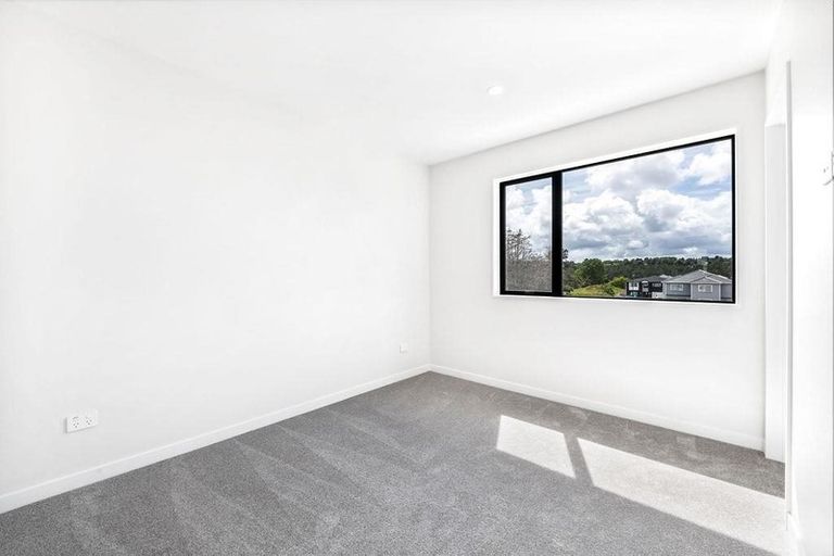 Photo of property in 16 Laquinta Place, Flat Bush, Auckland, 2019